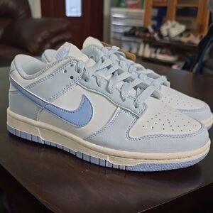 Nike DD1873-400 Women Size 5